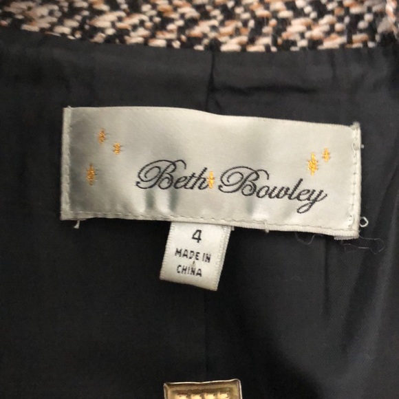 Elegant Beth Bowley Coat - Picture 4 of 6